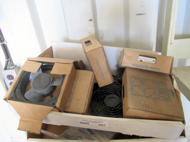 lot 997 image: Fans