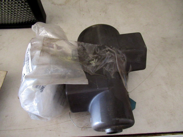 lot 1008 image: Ingersoll-Rand 150BMP-2451B Control Valve 24VDC 225 psi Solenoid Starter