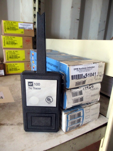 lot 1041 image: Tic Tracer 100 AC Voltage Detectors