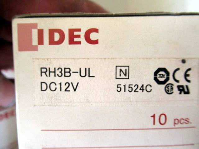lot 1047 image: Assorted Relays