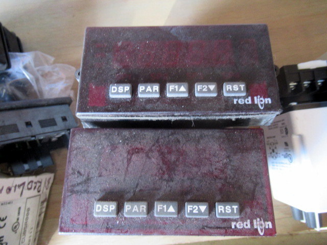 lot 1072 image: Red Lion Displays