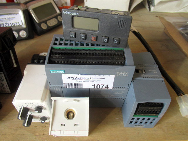 lot 1074 image: Assorted PLC And Relays