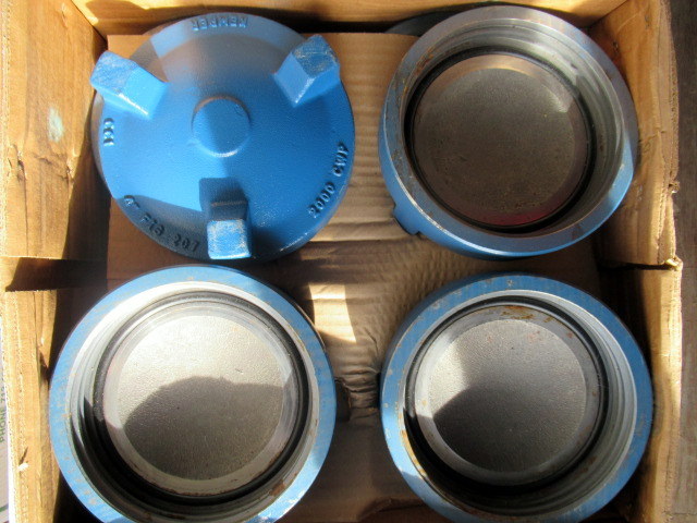 lot 1090 image: Kemper Valve 4 207 Caps