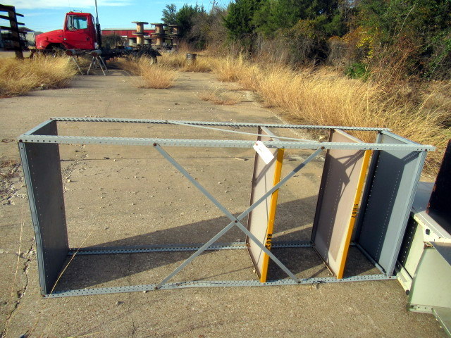 lot 1103 image: Metal Shelving Unit