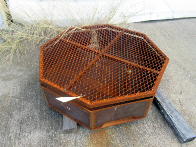 lot 1114 image: Custom Steel BBQ