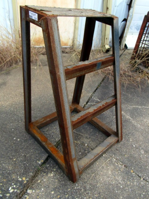 lot 1121 image: Steel Warehouse  Truck Step Ladder