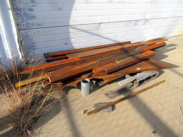 lot 1130 image: Assorted Steel