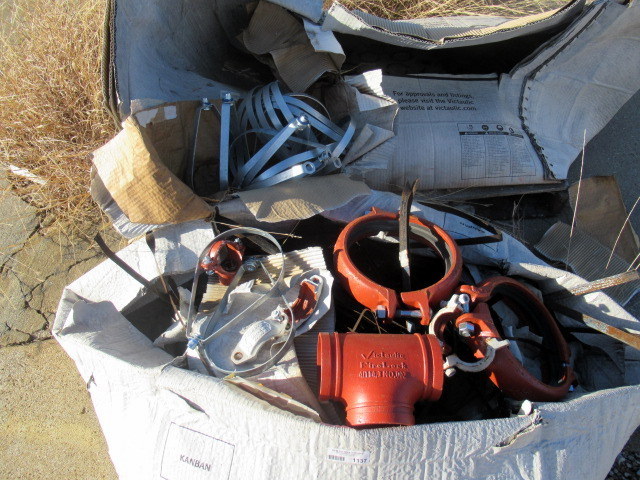 lot 1137 image: Assorted Pipe Fittings And Clamps
