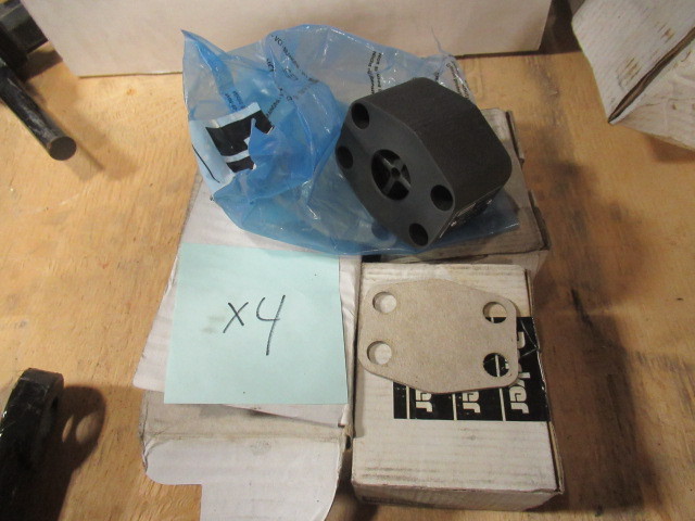 lot 587 image: Parker Hydraulic Valves