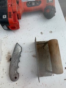 lot 27 image: Cordless drill knife drywall pallet