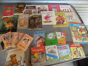 lot 146 image: Kids books see pics for titles