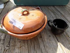 lot 93 image: Covered pottery baking dish
