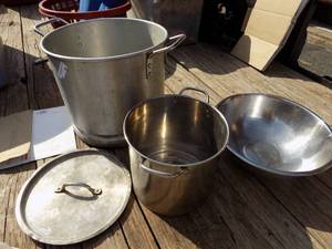 lot 96 image: Stock pots lids and metal bowl