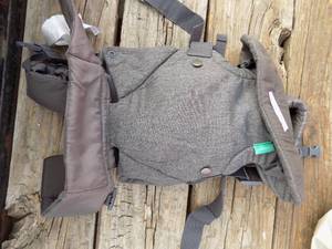 lot 31 image: INFANTINO baby  carrier