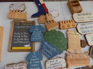 lot 23 image: Wood signs perfect for reseller