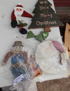 lot 64 image: Christmas Decore