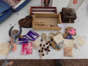 lot 65 image: Gumball dispenser and misc. items