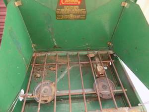 lot 72 image: vintage Coleman stove