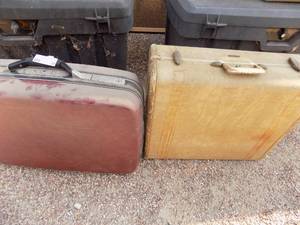lot 29 image: 2 vintage suitcases