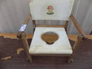lot 89 image: vintage toddler toilet