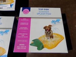 lot 207 image: Top Paw splash pad NIP