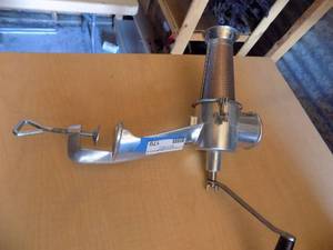lot 170 image: Juicer hand crank