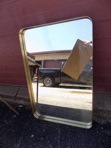 lot 2 image: Hampton Hills mirror 24x36