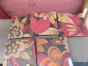 lot 195 image: Metal floral wall art x 5