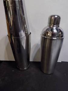 lot 214 image: silver bar shakers