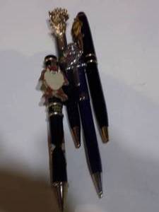 lot 237 image: Taz pens x 4