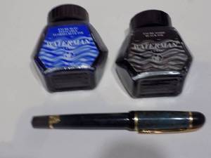 lot 1 image: Waterman Fountain pen with 2 bottles of ink