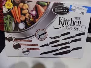 lot 242 image: Kentucky Cutlery 7 piece knife set