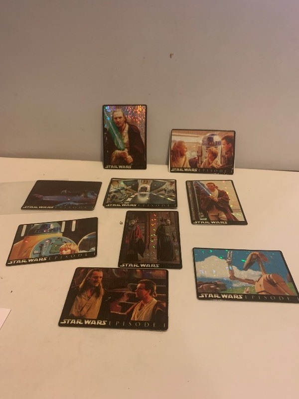 lot 34 image: VINTAGE STAR WARS EPISODE I HOLOGRAPHIC  FOIL TRADING CARD LOT  9 CARDS