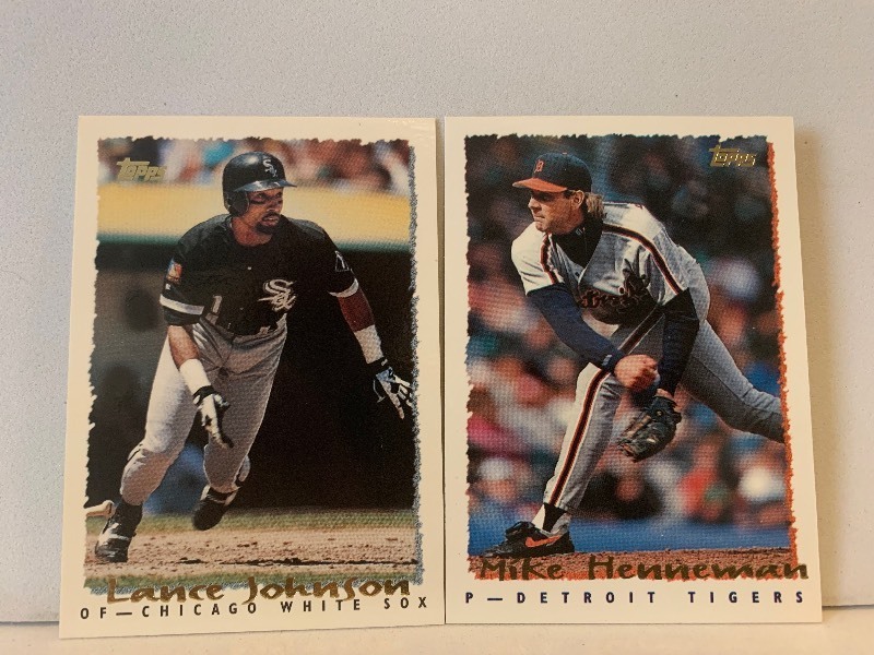 lot 189 image: 1995 TOPPS BASEBALL CARD LOT  LANCE JOHNSON & MIKE HENNEMAN  WHITE SOX  TIGERS  2 CARDS