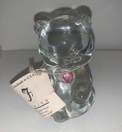 lot 29 image: FENTON HANDMADE ART GLASS BEAR FIGURINE  ORIGINAL TAG  WEST VIRGINIA USA