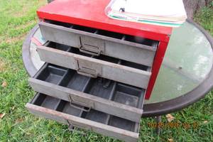 lot 140 image: METAL PARTS BOX