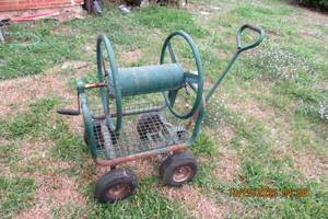 lot 178 image: HOSE REEL CART