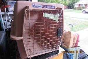 lot 196 image: PETMATE KENNEL