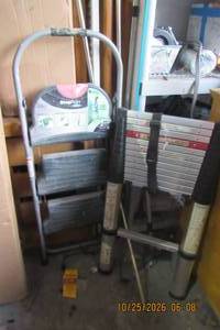 lot 27 image: TELESCOPING LADDER 3 STEP LADDER