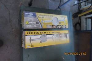 lot 39 image: DEWALT DRYWALL SCREWDRIVER