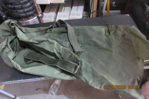 lot 292 image: DUFFLE BAG