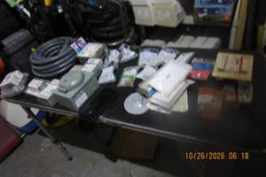 lot 82 image: ELECTRICAL ITEMS