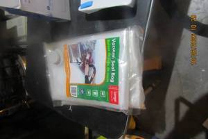 lot 190 image: VACUUMN SEAL BAGS