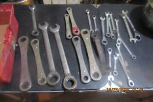 lot 104 image: RATCHET WRENCHES