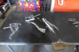 lot 56 image: 3 JAW GEAR AND BEARING PULLERS