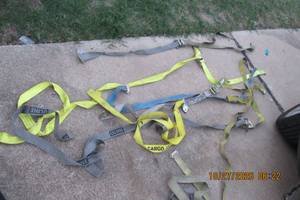 lot 136 image: TRAILER RATCHETING STRAPS