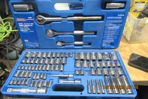 lot 88 image: SOCKET SET