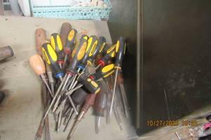 lot 133 image: SCREWDRIVERS-VARIOUS