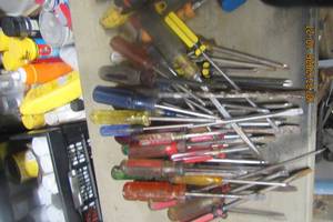 lot 131 image: SCREWDRIVERS-VARIOUS