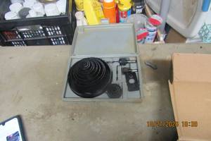 lot 145 image: 10 PC HOLE SAW KIT